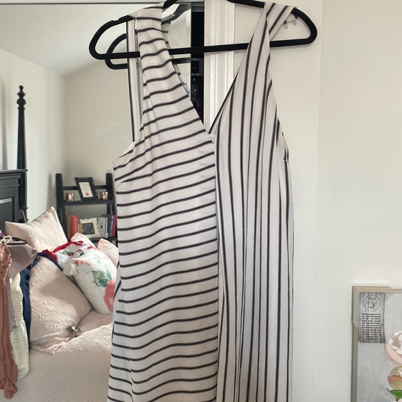 Cute dress - Picture 1 of 3